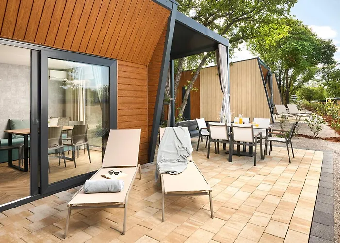 Lovely In With Outdoor Swimming Pool