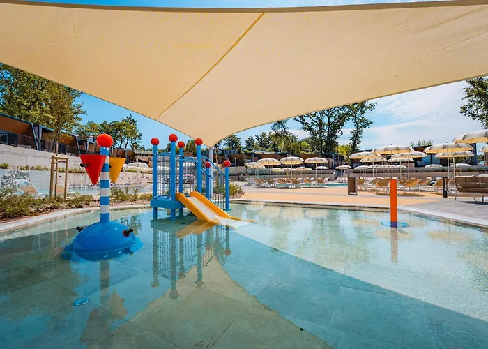 Vakantiehuis Lovely In With Outdoor Swimming Pool *