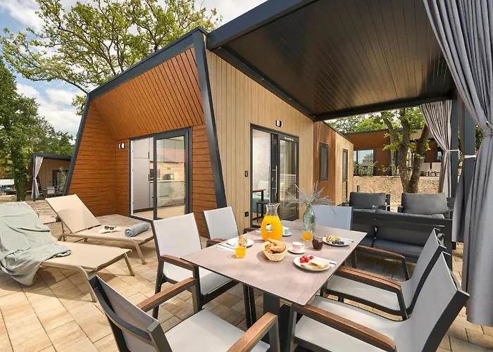 Lovely In With Outdoor Swimming Pool